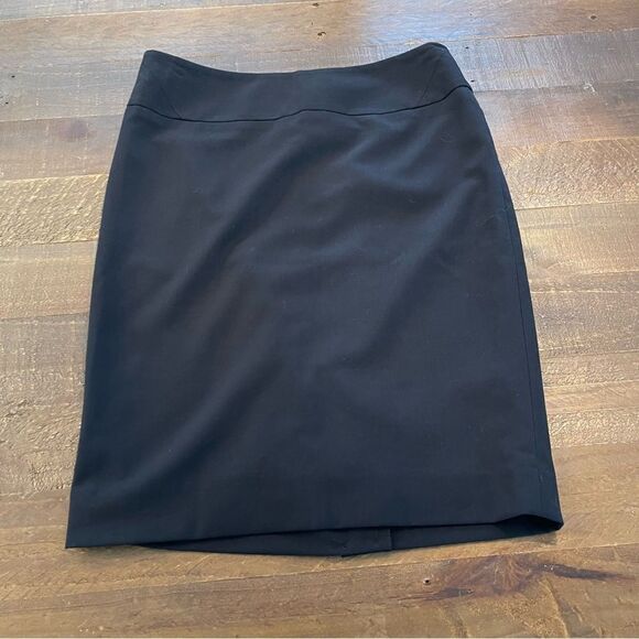 Banana Republic Factory Dresses & Skirts - Banana Republic‎ Factory Casual Skirt